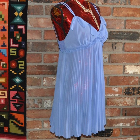 Betsey Johnson Intimates Pleated Chemise Baby doll Night gown Sheer Periwinkle L - Picture 2 of 7